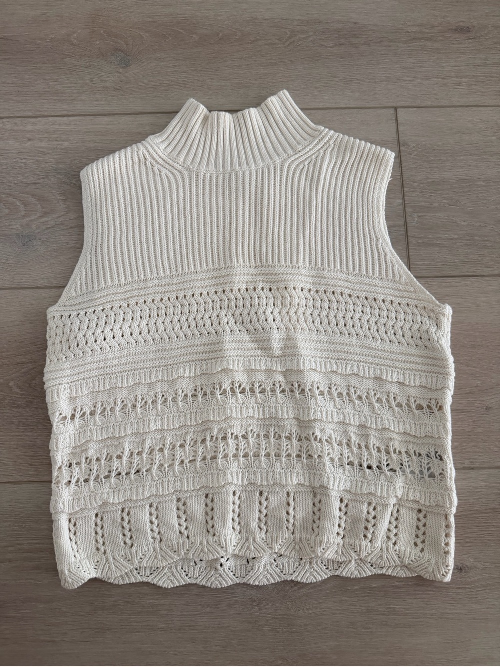 Abercrombie & Fitch Cream Sleeveless Knit Mock Neck Tank
